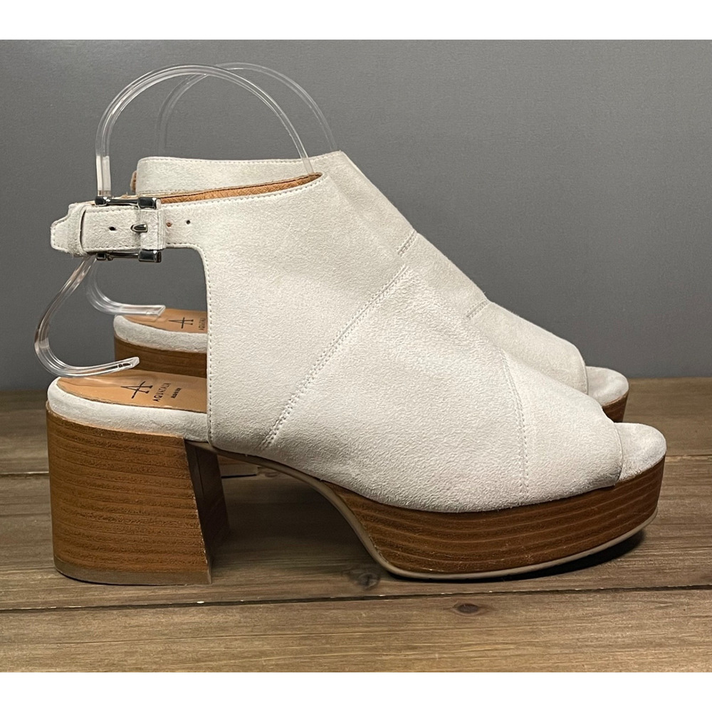 Aquatalia Women's Stacked Block Heel Sandals Size 8 White Suede Platform